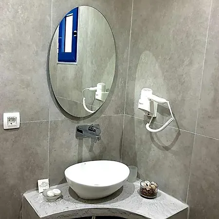 Отель Arapiou